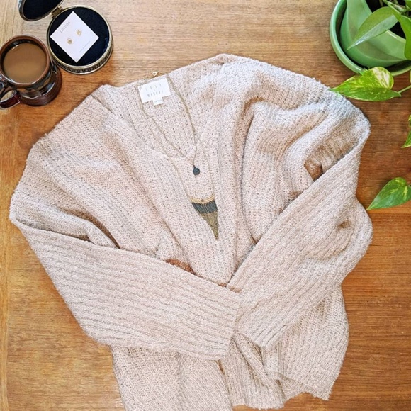 NWT Lost + Wander Wild Heart Sweater - Picture 4 of 5